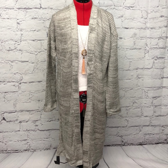 📍SOLD📍 Light Gray Long Ribbed Cozy Cardigan (Size 8) - Picture 4 of 8